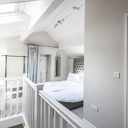 The Artists Loft - A Superb Cottage Sensitively Converted From A Grade II Listed 17Th Century Building Bakewell Exteriör bild