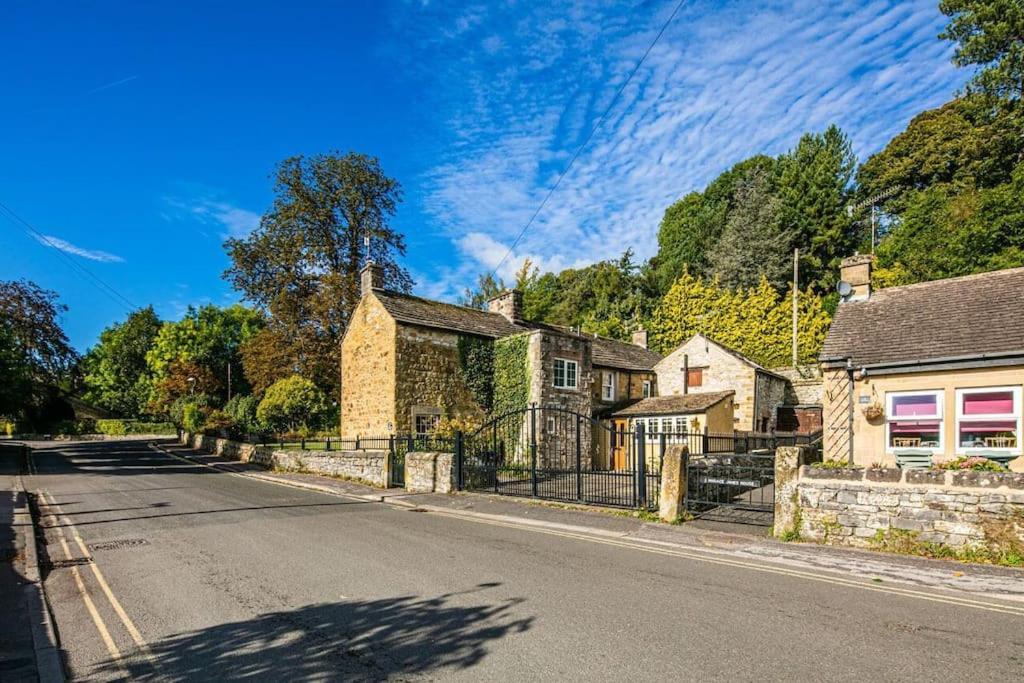 The Artists Loft - A Superb Cottage Sensitively Converted From A Grade II Listed 17Th Century Building Bakewell Exteriör bild