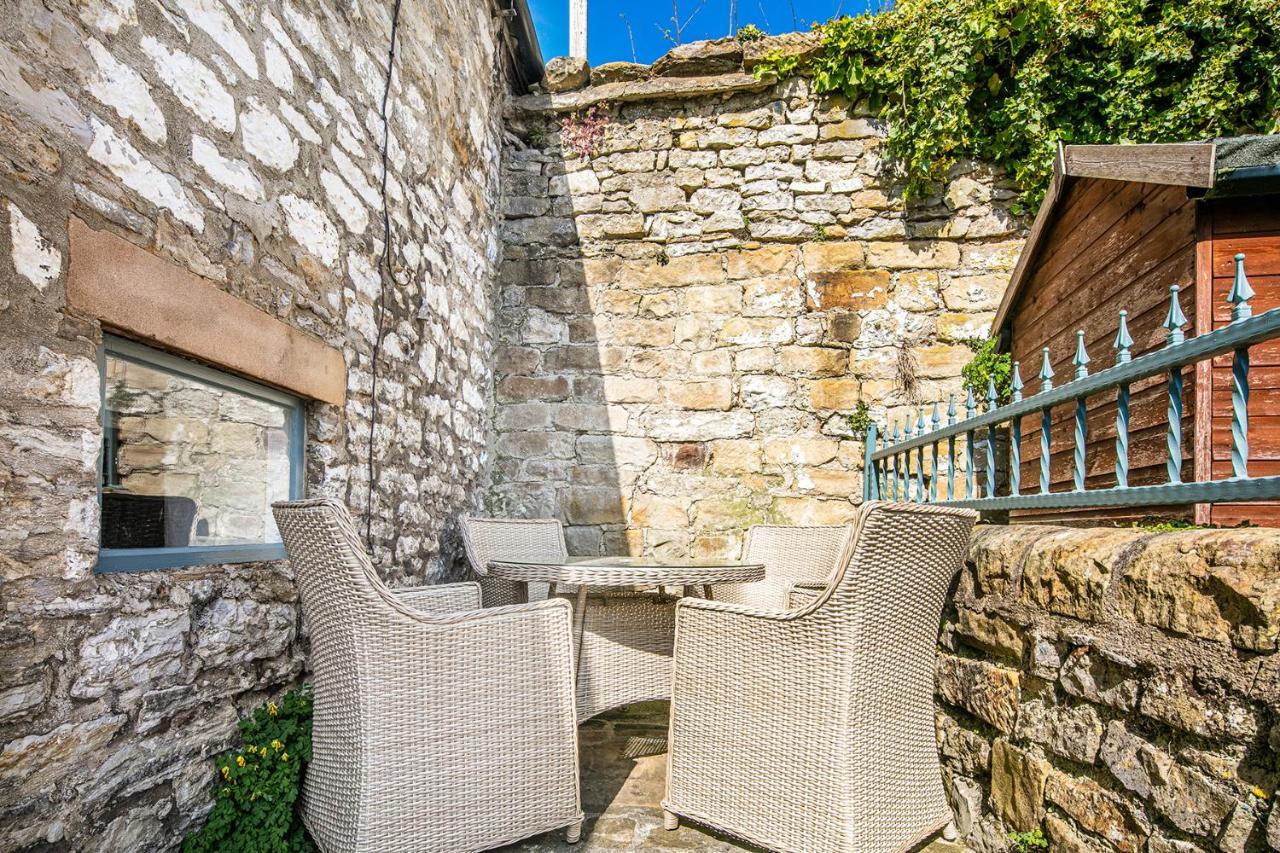 The Artists Loft - A Superb Cottage Sensitively Converted From A Grade II Listed 17Th Century Building Bakewell Exteriör bild