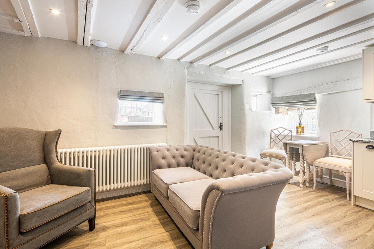 The Artists Loft - A Superb Cottage Sensitively Converted From A Grade II Listed 17Th Century Building Bakewell Exteriör bild