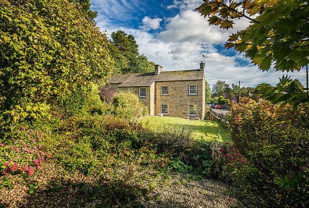 The Artists Loft - A Superb Cottage Sensitively Converted From A Grade II Listed 17Th Century Building Bakewell Exteriör bild